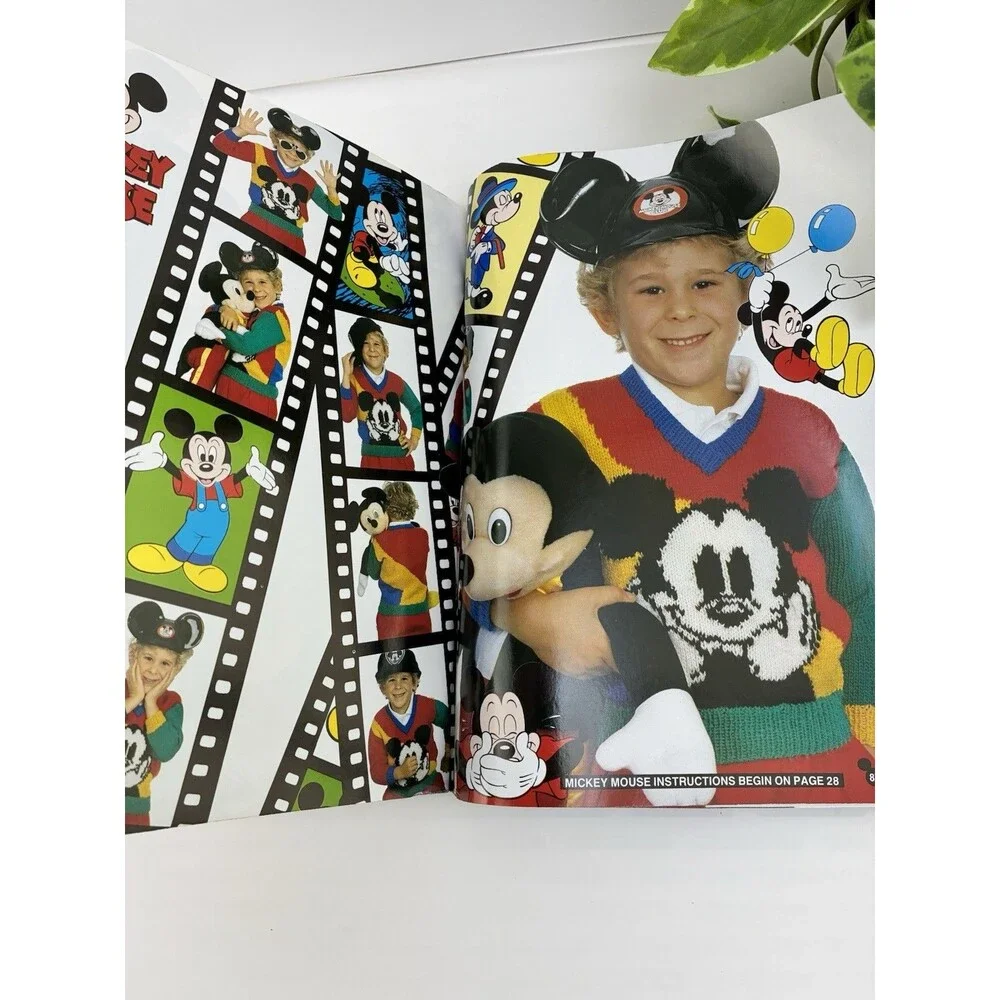 Disney Knitting Pattern Book Fun Knits Mickey Donald New Idea Age 3-12 years